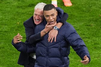 Deschamps vertraut weiter auf seinen Superstar. Deschamps vertraut weiter auf seinen Superstar.