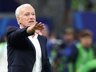 Foto: Deschamps zu Kritikern: "Schauen Sie doch ein anderes Spiel"