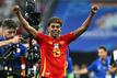 Spaniens Lamine Yamal feiert den 2:1-Sieg gegen Frankreich.