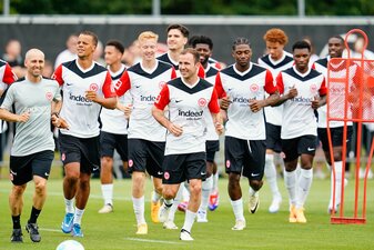 Mit Neuzugang Can Uzun ist Bundesligist Eintracht Frankfurt in die Saisonvorbereitung gestartet. Mit Neuzugang Can Uzun ist Bundesligist Eintracht Frankfurt in die Saisonvorbereitung gestartet.