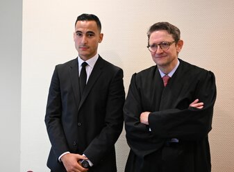 El Ghazi war wegen wiederholt propalästinensischer Instagram-Beiträge vom 1. FSV Mainz 05 fristlos gekündigt worden. El Ghazi war wegen wiederholt propalästinensischer Instagram-Beiträge vom 1. FSV Mainz 05 fristlos gekündigt worden.