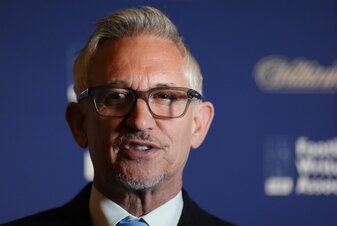 Gary Lineker lobt die englische Nationalmannschaft. Gary Lineker lobt die englische Nationalmannschaft.