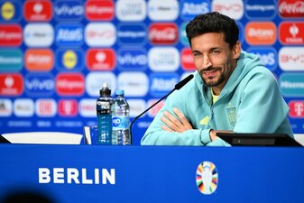 Im Alter von 38 Jahren steht Jesus Navas noch einmal mit Spanien in einem EM-Finale. Im Alter von 38 Jahren steht Jesus Navas noch einmal mit Spanien in einem EM-Finale.