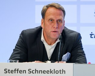 Holstein-Präsident Schneekloth bleibt im DFL-Präsidium Sprecher der 2. Liga (Archivbild). Holstein-Präsident Schneekloth bleibt im DFL-Präsidium Sprecher der 2. Liga (Archivbild).