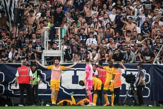 Girondins de Bordeaux steigt in 3. Liga ab. Girondins de Bordeaux steigt in 3. Liga ab.