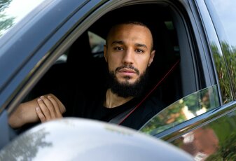 Noussair Mazraoui steht vor dem Abschied vom FC Bayern. Noussair Mazraoui steht vor dem Abschied vom FC Bayern.