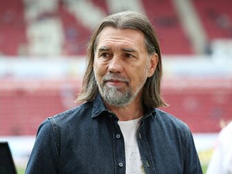 "Krankheitsfall in der Familie": Schmidt tritt in Mainz ab "Krankheitsfall in der Familie": Schmidt tritt in Mainz ab