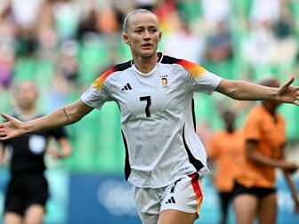 Dank Scorer-Königinnen Bühl und Schüller: DFB-Traum lebt Dank Scorer-Königinnen Bühl und Schüller: DFB-Traum lebt