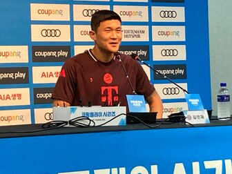 Minjae Kims Barbecue-Einladung kam nicht nur bei den Bayern-Kollegen gut an. Minjae Kims Barbecue-Einladung kam nicht nur bei den Bayern-Kollegen gut an.