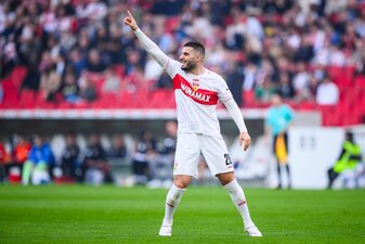 Der VfB Stuttgart kann Nationalstürmer Deniz Undav laut einem "Kicker"-Bericht höchstwahrscheinlich fest verpflichten. Der VfB Stuttgart kann Nationalstürmer Deniz Undav laut einem "Kicker"-Bericht höchstwahrscheinlich fest verpflichten.