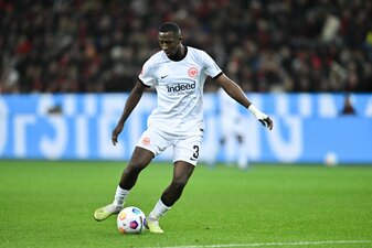 Willian Pacho fehlt Eintracht Frankfurt im Test, weil er Gespräche mit einem anderen Club führt. Willian Pacho fehlt Eintracht Frankfurt im Test, weil er Gespräche mit einem anderen Club führt.
