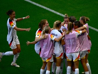 Dank Elfmeterkönigin Gwinn: DFB-Frauen holen Bronze Dank Elfmeterkönigin Gwinn: DFB-Frauen holen Bronze