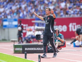 Klose feiert ersten Sieg mit Nürnberg Klose feiert ersten Sieg mit Nürnberg