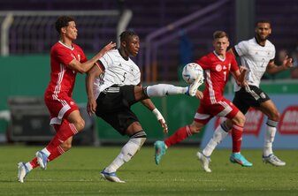 Bella-Kotchap steht vor einem Wechsel nach Hoffenheim. Bella-Kotchap steht vor einem Wechsel nach Hoffenheim.