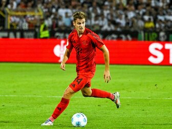 "Hiobsbotschaft": Stanisic fehlt FC Bayern wochenlang "Hiobsbotschaft": Stanisic fehlt FC Bayern wochenlang