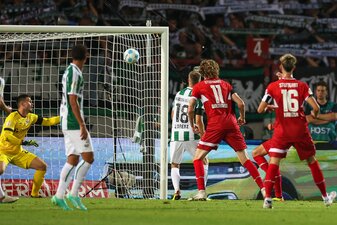 Das 3:0 durch Pascal Stenzel beseitigte schon vor der Pause letzte Zweifel am Pokalerfolg der Stuttgarter in Münster. Das 3:0 durch Pascal Stenzel beseitigte schon vor der Pause letzte Zweifel am Pokalerfolg der Stuttgarter in Münster.