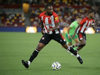 Augsburg leiht Nigerianer Onyeka von Brentford aus Augsburg leiht Nigerianer Onyeka von Brentford aus