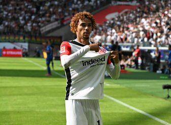 Eintracht Frankfurts Angreifer Hugo Ekitiké erzielte beim Sieg gegen Hoffenheim einen Treffer und bereitete ein Tor vor. Eintracht Frankfurts Angreifer Hugo Ekitiké erzielte beim Sieg gegen Hoffenheim einen Treffer und bereitete ein Tor vor.