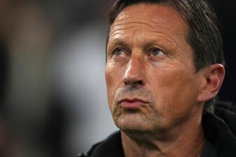 Trainer Roger Schmidt ist mit Benfica Lissabon schlecht in die Saison gestartet. Trainer Roger Schmidt ist mit Benfica Lissabon schlecht in die Saison gestartet.