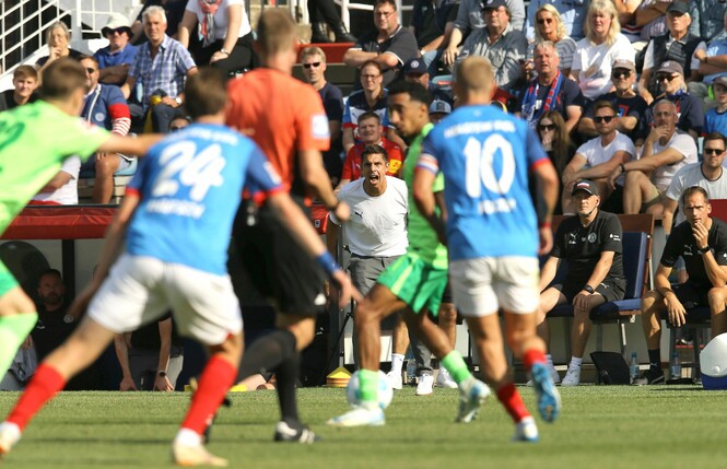 Für das nächste Bundesliga-Spiel gesperrt: Holstein Kies Trainer Marcel Rapp-