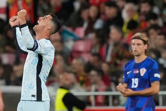 Cristiano Ronaldo stellt die nächste beeindruckende Marke auf. Cristiano Ronaldo stellt die nächste beeindruckende Marke auf.