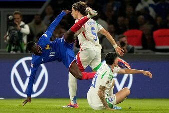 Der Ex-Dortmunder Ousmane Dembélé konnte die Offensive nicht inspirieren. Der Ex-Dortmunder Ousmane Dembélé konnte die Offensive nicht inspirieren.