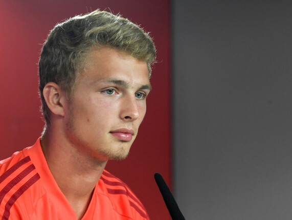 Kieler Arp über Bayern-Mentalität: "Positive Arroganz"