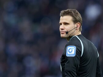 Schiedsrichter Brych vor Rekordspiel Schiedsrichter Brych vor Rekordspiel
