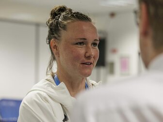 Abwehrchefin Hegering tritt aus DFB-Team zurück Abwehrchefin Hegering tritt aus DFB-Team zurück