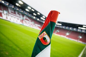 Die Staatsanwaltschaft hat wegen mutmaßlicher Mindestlohnvergehen Strafanträge gegen zwei Mitarbeiter des FC Augsburg beantragt. Die Staatsanwaltschaft hat wegen mutmaßlicher Mindestlohnvergehen Strafanträge gegen zwei Mitarbeiter des FC Augsburg beantragt.