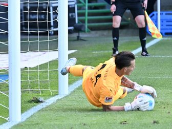 Noll hält Elfer: Fürth verpasst dennoch Sprung nach oben Noll hält Elfer: Fürth verpasst dennoch Sprung nach oben