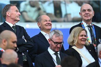 Watzke hat verärgert auf die Kritik von Bayerns Innenminister Herrmann am Fußball reagiert. Watzke hat verärgert auf die Kritik von Bayerns Innenminister Herrmann am Fußball reagiert.