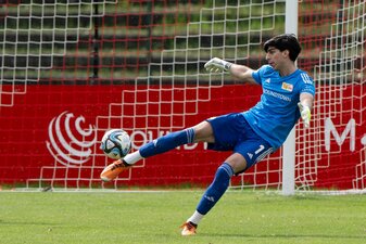 Union-Fans sammeln Spenden für den an Knochenkrebs erkrankten Nachwuchskeeper Berkin Arslanogullari. Union-Fans sammeln Spenden für den an Knochenkrebs erkrankten Nachwuchskeeper Berkin Arslanogullari.