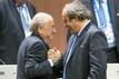 Joseph Blatter (l) und Michel Platini müssen sich erneut vor Gericht verantworten.