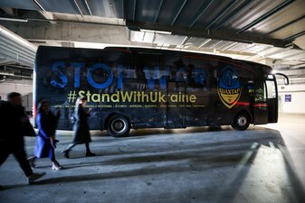 Generaldirektor Serhij Palkin von Schachtjor Donezk hat den Fußball-Weltverband FIFA mit scharfen Worten für das Verhalten seit Kriegsbeginn kritisiert. Generaldirektor Serhij Palkin von Schachtjor Donezk hat den Fußball-Weltverband FIFA mit scharfen Worten für das Verhalten seit Kriegsbeginn kritisiert.