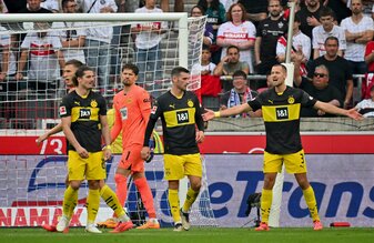 Frustrierte Dortmunder: Der BVB kassierte in Stuttgart die erste Saisonniederlage. Frustrierte Dortmunder: Der BVB kassierte in Stuttgart die erste Saisonniederlage.