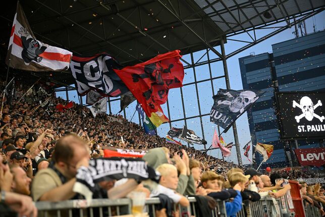 Der FC St. Pauli will mit einem Genossenschaftsmodell für die Fans Schulden tilgen.