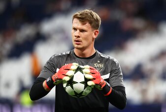 Stuttgart-Trainer Dieter Hoeneß traut Alexander Nübel die Rolle als Nationaltorhüter zu. Stuttgart-Trainer Dieter Hoeneß traut Alexander Nübel die Rolle als Nationaltorhüter zu.