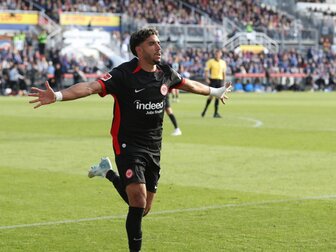 Dank Marmoush-Gala: Frankfurt siegt auch in Kiel Dank Marmoush-Gala: Frankfurt siegt auch in Kiel