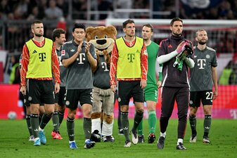 Ulreich (2.v.r.) sorgt mit Aussagen für Aufsehen. Ulreich (2.v.r.) sorgt mit Aussagen für Aufsehen.