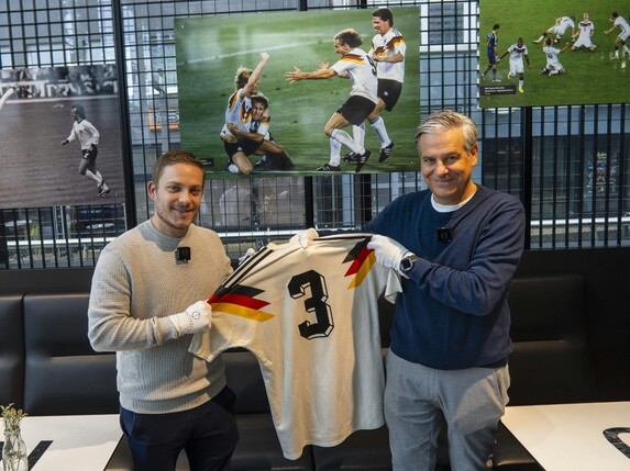 Fußballmuseum sichert sich Brehmes Finaltrikot von 1990