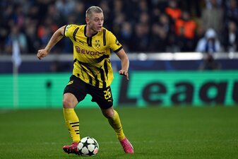 Außenverteidiger Julian Ryerson bleibt dem BVB bis 2028 treu. Außenverteidiger Julian Ryerson bleibt dem BVB bis 2028 treu.