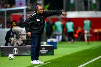 Trainer Frank Schmidt startete erfolgreich mit dem 1. FC Heidenheim in die Ligaphase der Conference League. Trainer Frank Schmidt startete erfolgreich mit dem 1. FC Heidenheim in die Ligaphase der Conference League.