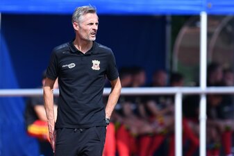 Kees van Wonderen ist neuer Schalke-Trainer. Kees van Wonderen ist neuer Schalke-Trainer.
