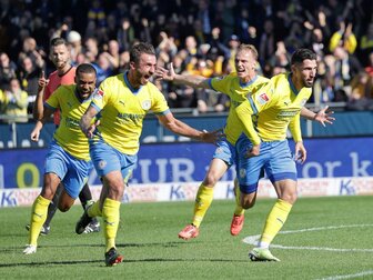 Braunschweig gewinnt Niedersachsenderby gegen Hannover Braunschweig gewinnt Niedersachsenderby gegen Hannover