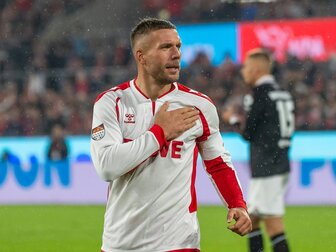 Rio-Flair und viele Tränen: Emotionaler Poldi-Abschied in Köln Rio-Flair und viele Tränen: Emotionaler Poldi-Abschied in Köln