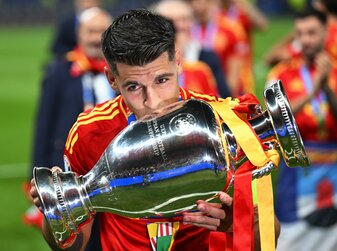 Der Gewinn der Fußball-EM trug nach Angaben von Álvaro Morata zur Besserung seiner gesundheitlichen Situation bei. Der Gewinn der Fußball-EM trug nach Angaben von Álvaro Morata zur Besserung seiner gesundheitlichen Situation bei.