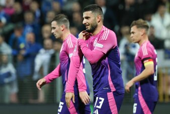 Deniz Undav jubelt nach seinem zweiten Treffer gegen Bosnien. Deniz Undav jubelt nach seinem zweiten Treffer gegen Bosnien.