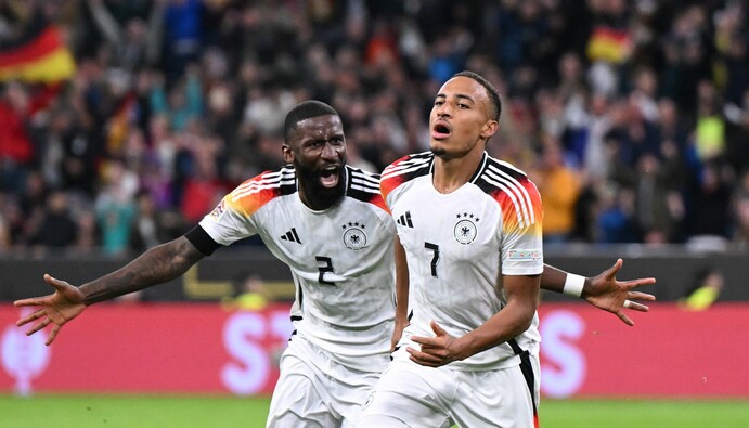 Debütant Jamie Leweling (r) war Torschütze und Matchwinner für das DFB-Team gegen die Niederlande.  