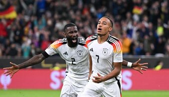 Debütant Jamie Leweling (r) war Torschütze und Matchwinner für das DFB-Team gegen die Niederlande. Debütant Jamie Leweling (r) war Torschütze und Matchwinner für das DFB-Team gegen die Niederlande.